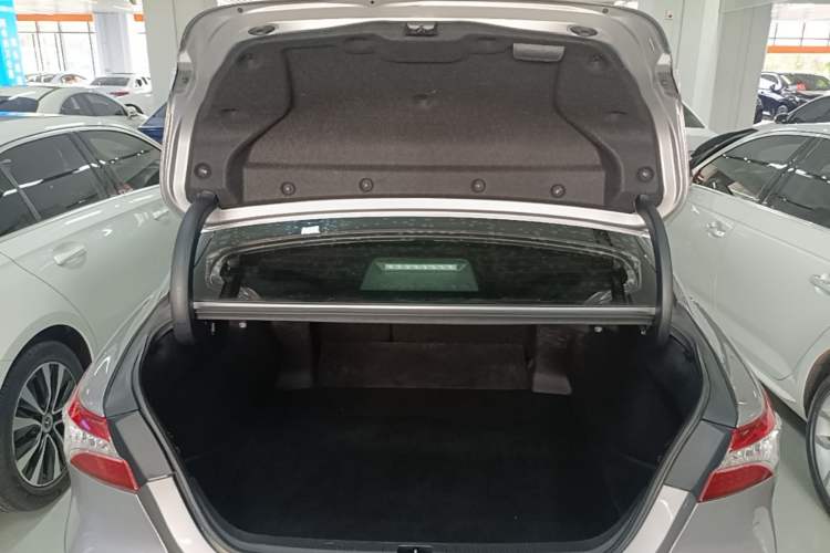 Used Toyota Camry 2021 2.0G Luxury Edition Trunk