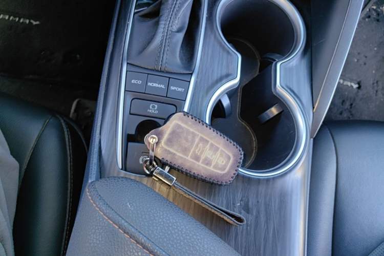 Used Toyota Camry 2021 2.5G Luxury Edition Vehicle Key