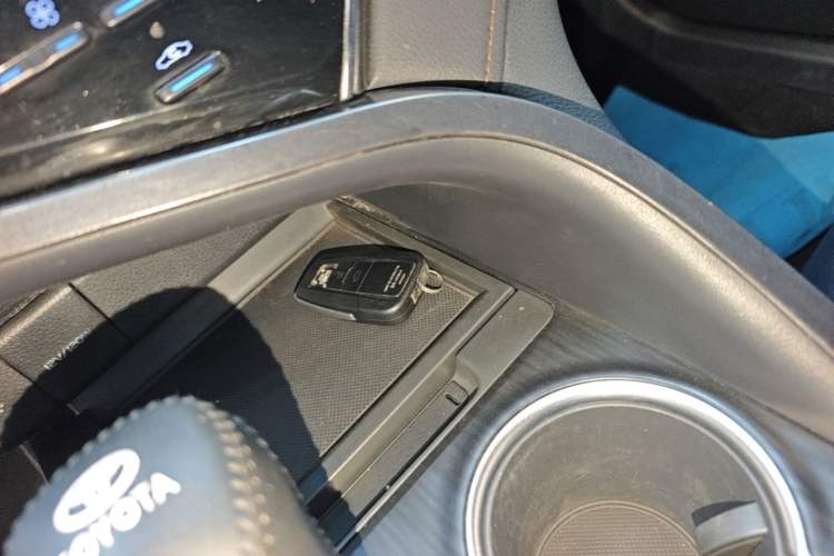 Used Toyota Camry 2021 2.5G Luxury Edition Vehicle Key