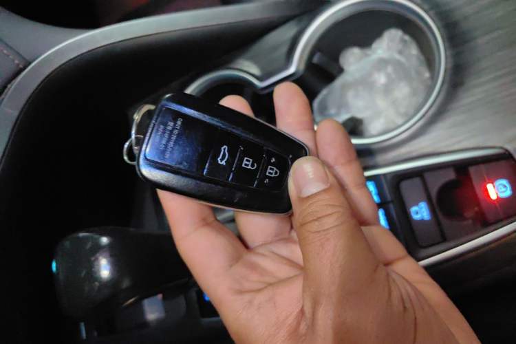 Used Toyota Camry 2021 2.5G Luxury Edition Vehicle Key