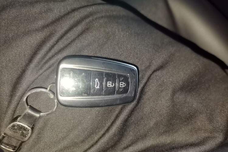 Used Toyota Camry 2021 2.5G Luxury Edition Vehicle Key