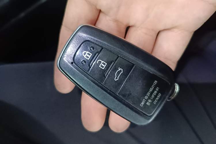 Used Toyota Camry 2021 2.0G Luxury Edition Vehicle Key