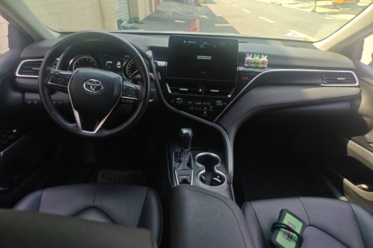 Used Toyota Camry 2021 2.0G Luxury Edition Center Console