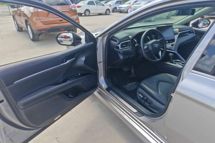 Used Toyota Camry 2021 2.0G Luxury Edition Driver Seat