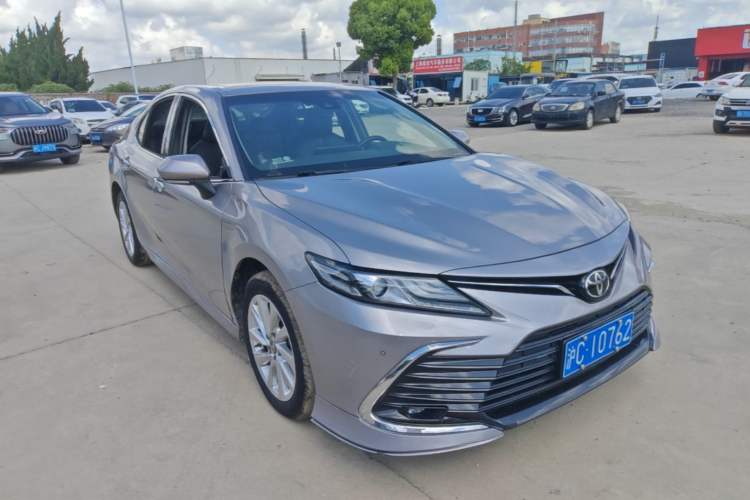 Used Toyota Camry 2021 2.0G Luxury Edition Front Right 45 Deg