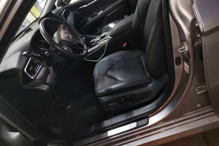 Used Toyota Camry 2021 2.0G Luxury Edition Left Front Seat