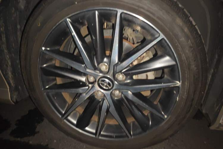 Used Toyota Camry 2021 2.5G Luxury Edition Right Front Wheel Hub