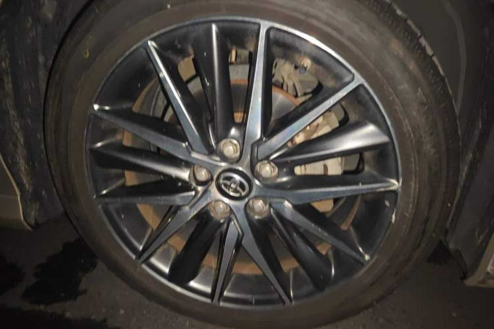 Used Toyota Camry 2021 2.5G Luxury Edition Right Front Wheel Hub