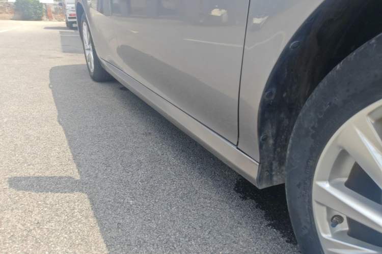 Used Toyota Camry 2021 2.0G Luxury Edition Right Side Sill
