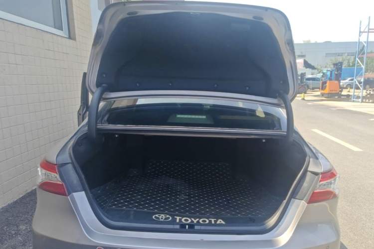 Used Toyota Camry 2021 2.0G Luxury Edition Trunk