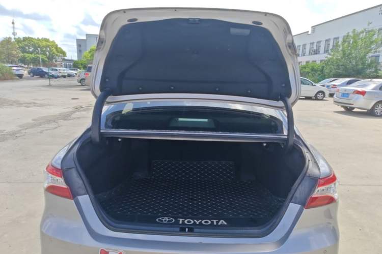 Used Toyota Camry 2021 2.0G Luxury Edition Trunk