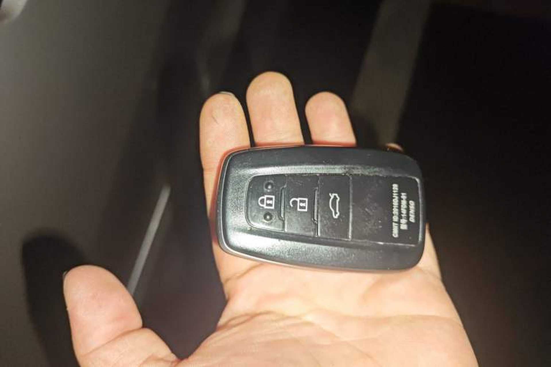 Used Toyota Camry 2021 2.5G Luxury Edition Vehicle Key