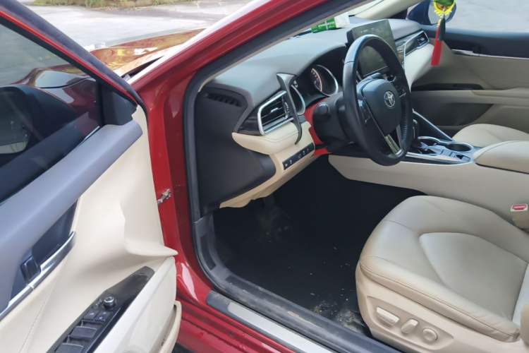 Used Toyota Camry 2021 2.0G Luxury Edition Driver Seat