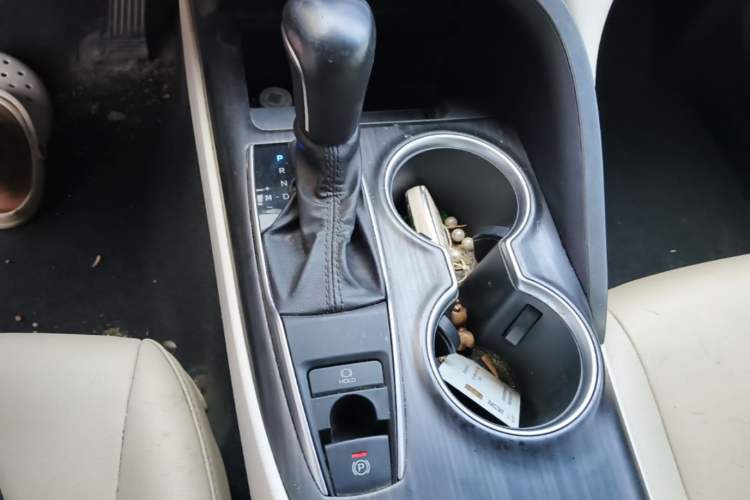 Used Toyota Camry 2021 2.0G Luxury Edition Gear Lever