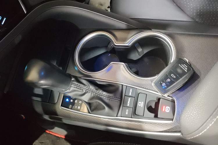 Used Toyota Camry 2021 2.0S FENGSHANG Edition Gear Lever