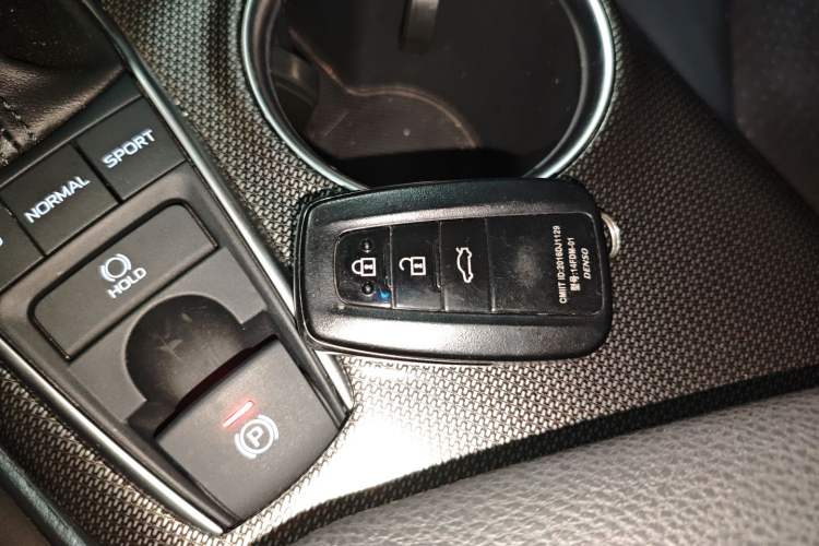 Used Toyota Camry 2021 2.0S FENGSHANG Edition Interior 1