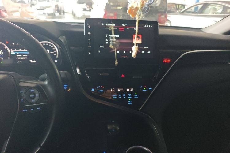 Used Toyota Camry 2021 Dual-Motor 2.5HG Luxury Edition Audio And AC Panel