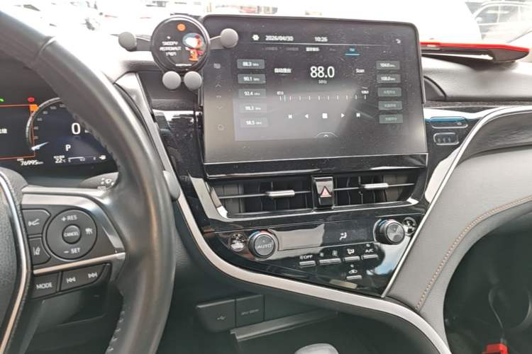Used Toyota Camry 2021 Dual-Motor 2.5HG Luxury Edition Audio And AC Panel