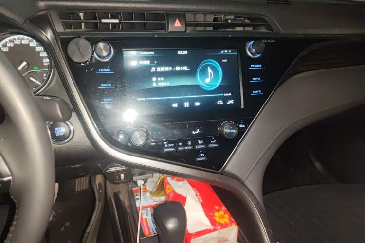 Used Toyota Camry 2021 2.0G Luxury Edition Audio And AC Panel