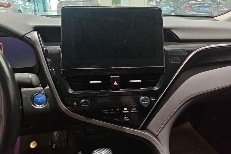 Used Toyota Camry 2021 Dual-Motor 2.5HG Luxury Edition Audio And AC Panel