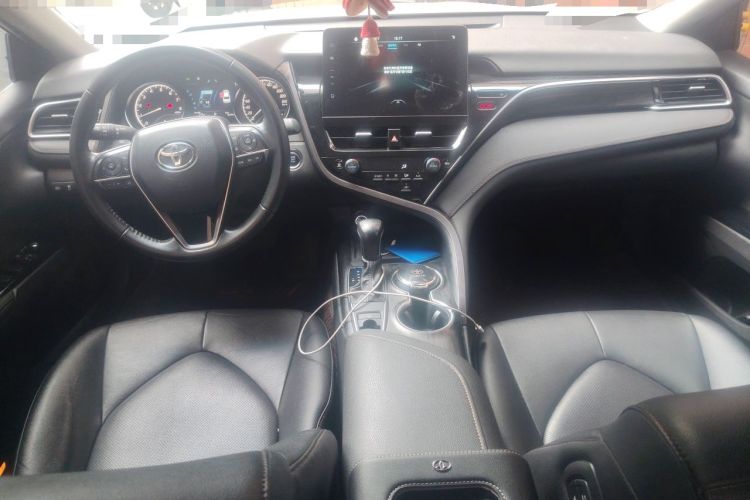 Used Toyota Camry 2021 2.0G Luxury Edition Center Console