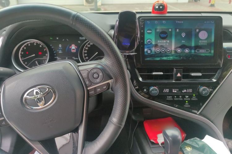 Used Toyota Camry 2021 2.0G Luxury Edition Center Console