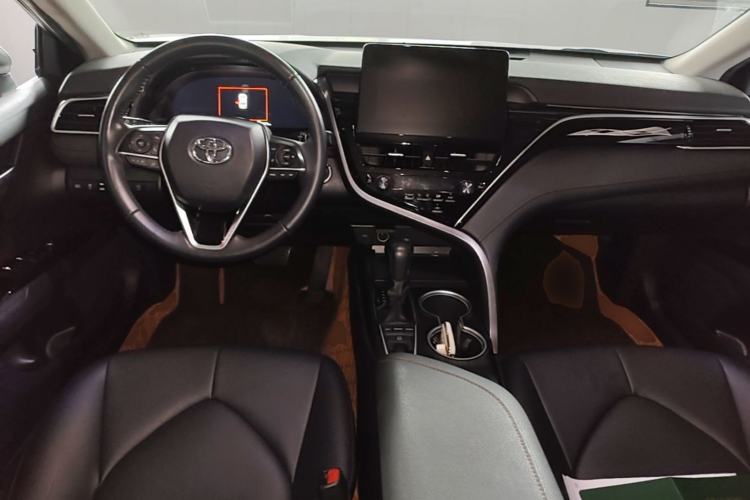 Used Toyota Camry 2021 2.5G Luxury Edition Center Console