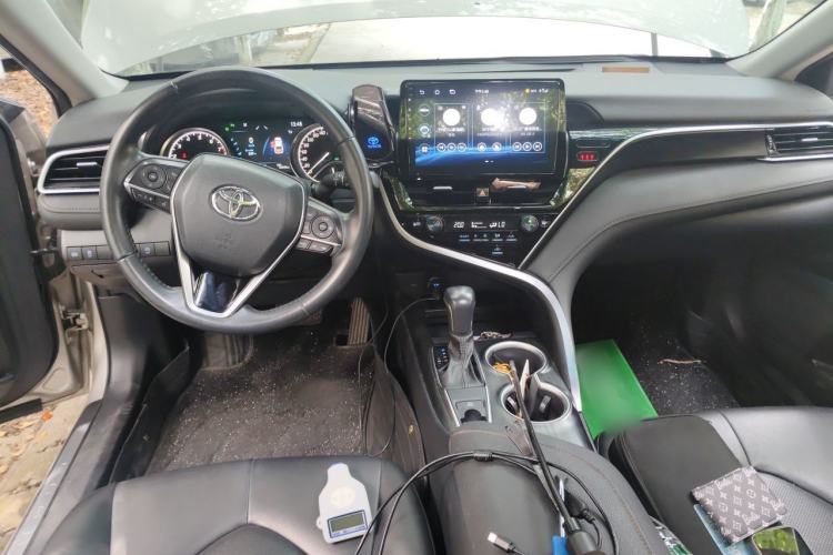 Used Toyota Camry 2021 2.0G Luxury Edition Center Console
