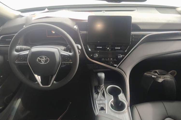 Used Toyota Camry 2021 2.5G Luxury Edition Center Console