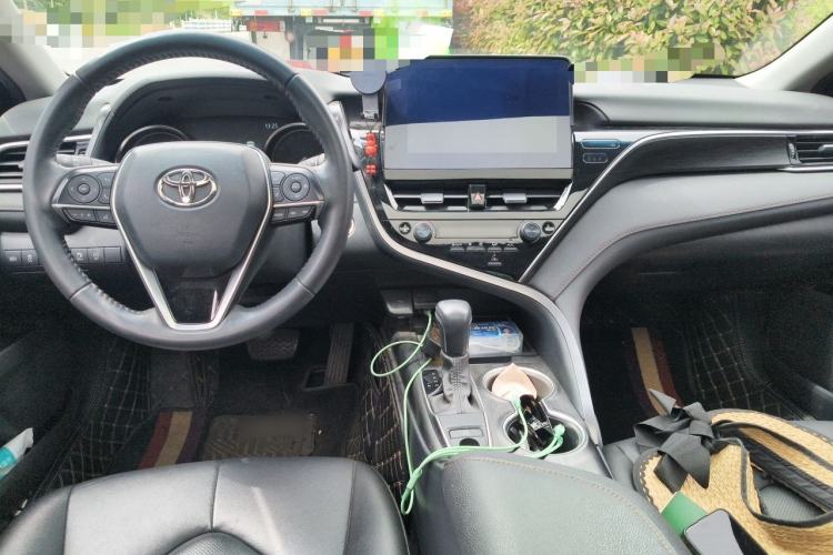 Used Toyota Camry 2021 2.0G Luxury Edition Center Console