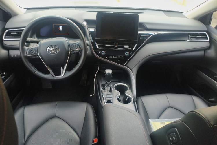 Used Toyota Camry 2021 2.5G Luxury Edition Center Console