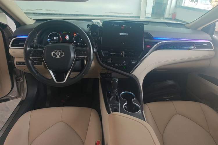 Used Toyota Camry 2021 2.5G Luxury Edition Center Console