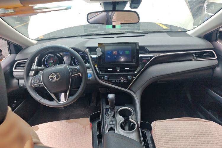 Used Toyota Camry 2021 Dual-Motor 2.5 HGVP Leading Edition Center Console