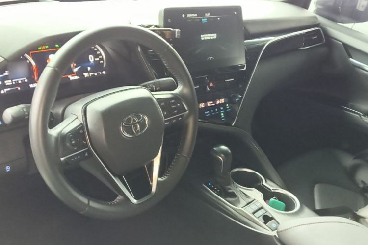 Used Toyota Camry 2021 2.5G Luxury Edition Center Console
