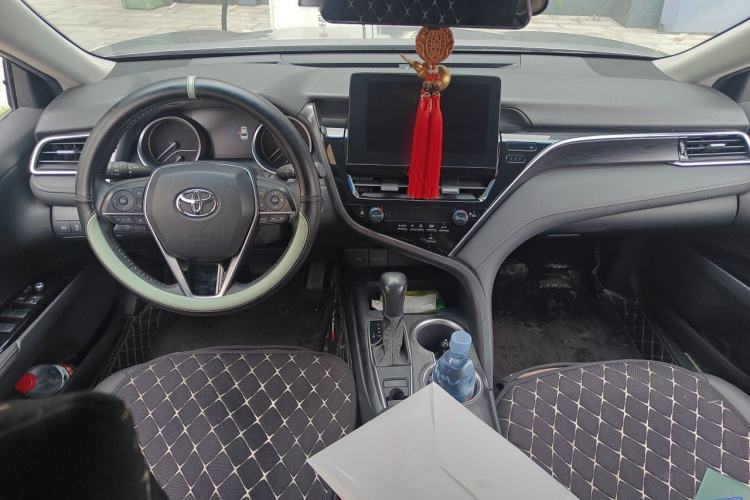Used Toyota Camry 2021 2.0G Luxury Edition Center Console