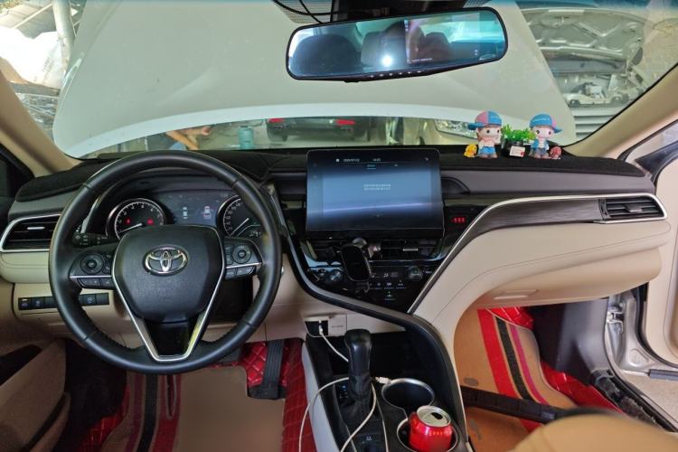 Used Toyota Camry 2021 2.0G Luxury Edition Center Console