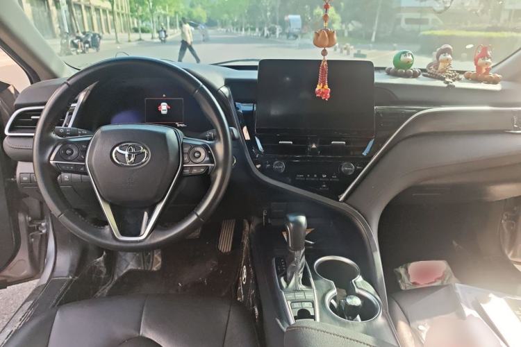 Used Toyota Camry 2021 Dual-Motor 2.5HG Luxury Edition Center Console