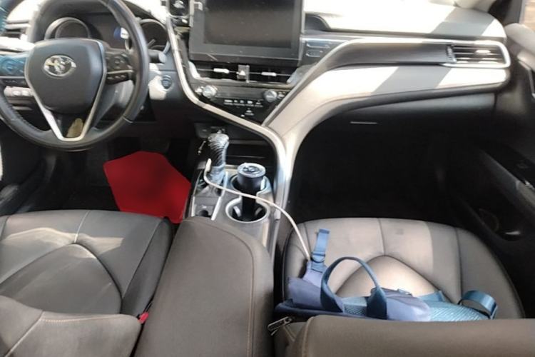 Used Toyota Camry 2021 2.0G Luxury Edition Center Console