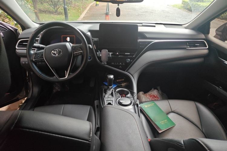 Used Toyota Camry 2021 2.5G Luxury Edition Center Console
