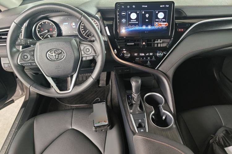 Used Toyota Camry 2021 2.0G Luxury Edition Center Console