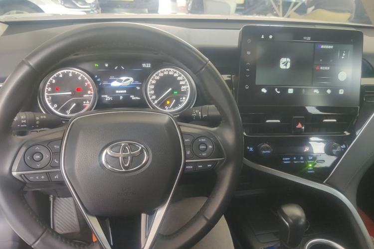 Used Toyota Camry 2021 2.0G Luxury Edition Center Console