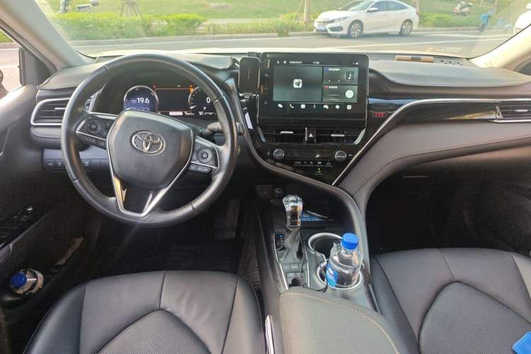 Used Toyota Camry 2021 2.5G Luxury Edition Center Console
