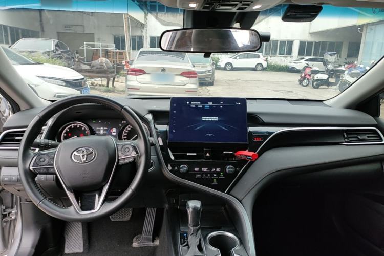 Used Toyota Camry 2021 2.0G Luxury Edition Center Console
