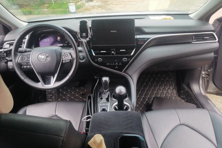 Used Toyota Camry 2021 2.5G Luxury Edition Center Console