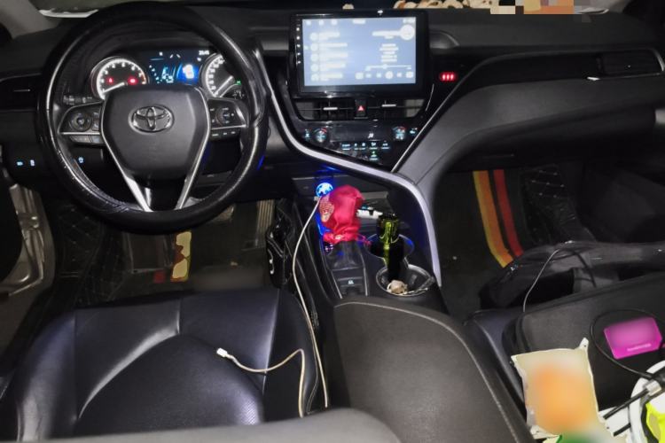 Used Toyota Camry 2021 2.0G Luxury Edition Center Console