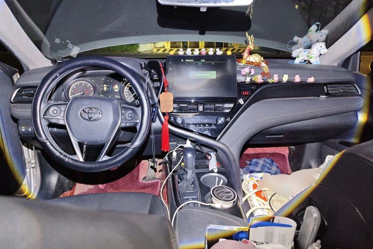 Used Toyota Camry 2021 2.0G Luxury Edition Center Console