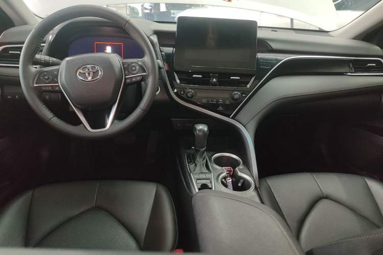 Used Toyota Camry 2021 2.5G Luxury Edition Center Console
