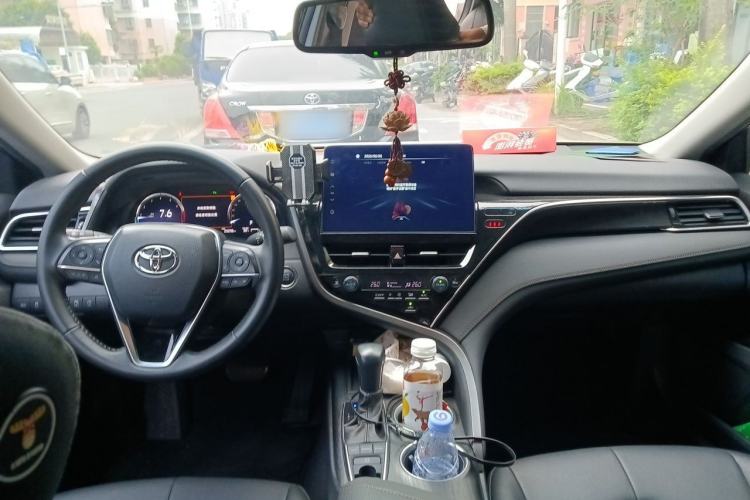 Used Toyota Camry 2021 2.5G Luxury Edition Center Console