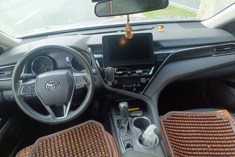 Used Toyota Camry 2021 2.0G Luxury Edition Center Console