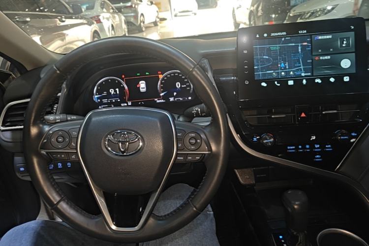 Used Toyota Camry 2021 2.5G Luxury Edition Center Console